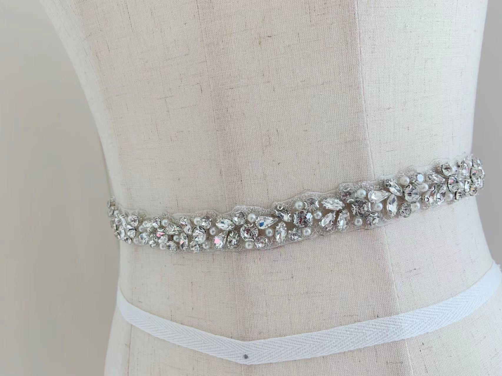 1 ياردة/5 ياردة الفضة كريستال  - مراجعة Bridal Sash Ribbon وسعره