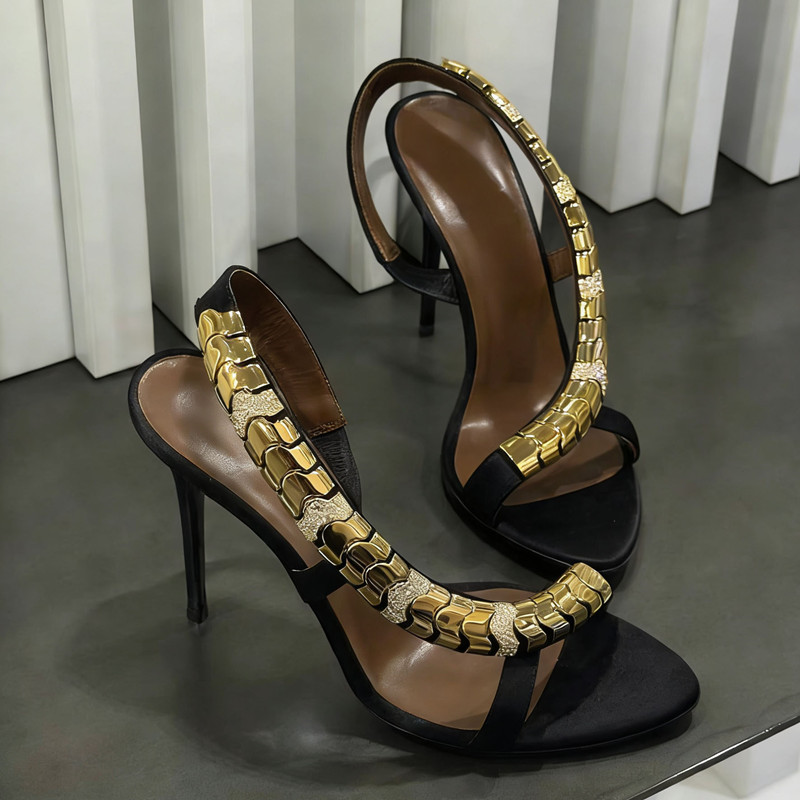 صنادل نسائية فاخرة مرصعة بالأح - مراجعة Wedding Shop وسعره