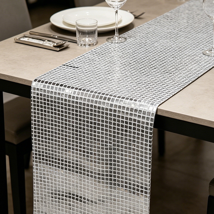 مفرش طاولة بترتر فضي لامع بتصم - مراجعة Table Runner Sequin وسعره