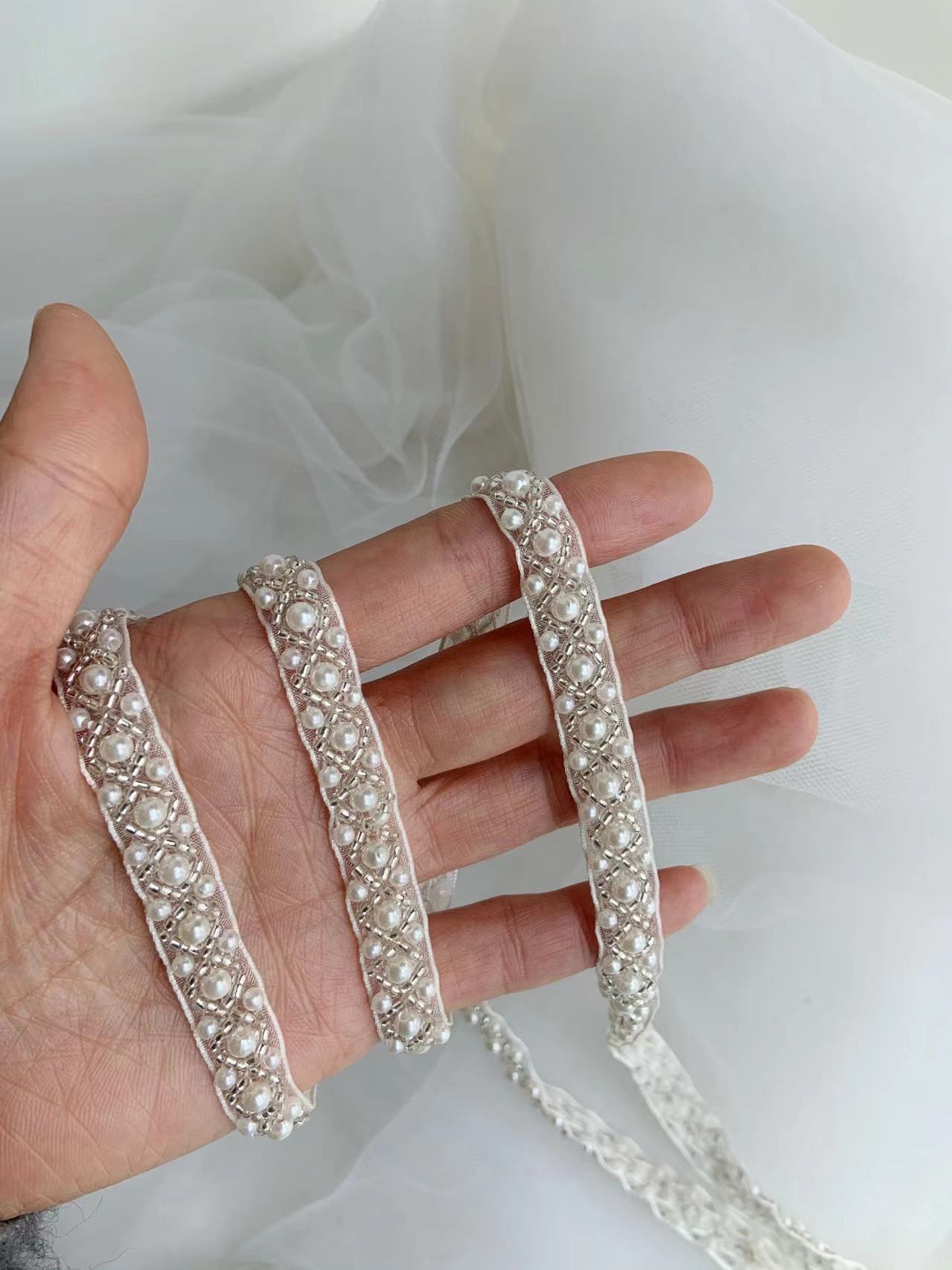 أعلى جودة أوف وايت اللؤلؤ مطرز - مراجعة Bridal Sash Ribbon وسعره
